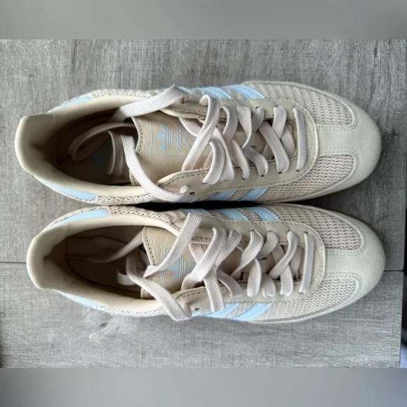 Adidas Samba Sneakers in Blue/Sand NWT - Picture 2 of 7